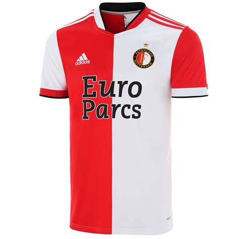 ''Nu verkopen we tweeënhalf keer zoveel Feyenoordshirts als 